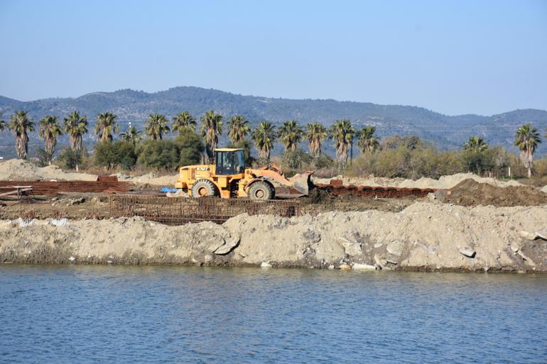 Efes Antik Kanal için 1394 fore kazıktan 870i çakıldı