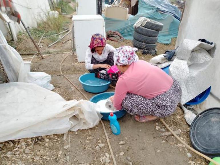 Bursada sağanak; işçilerin kaldığı 80 çadırı su bastı