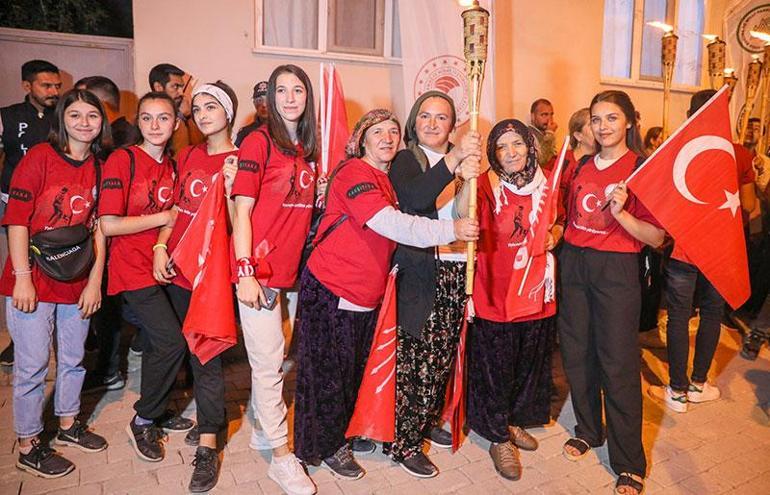 Kılıçdaroğlu ve Uysal, Büyük Taarruz’un 100’üncü yılında Kocatepe’ye yürüdü