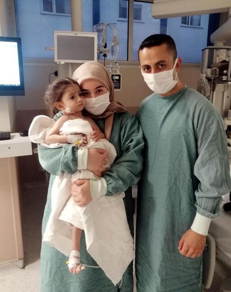 Kalp nakli olan Asel taburcu edildi, parkta salıncağa bindi