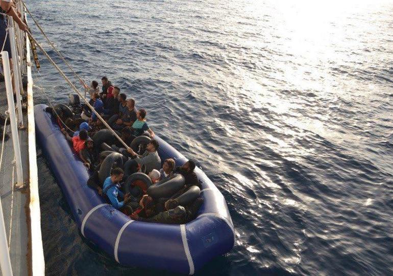 Sahil Güvenlik Komutanlığı: 1406 düzensiz göçmen ve 15 göçmen kaçakçısı yakalandı