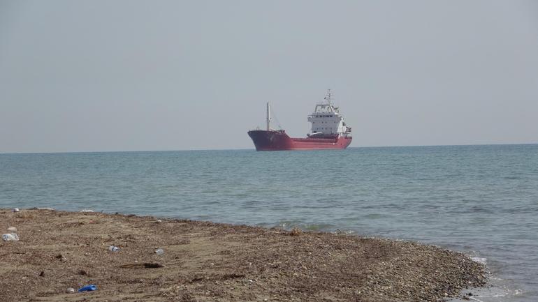 Çanakkale Boğazı girişinde kargo gemisi karaya oturdu