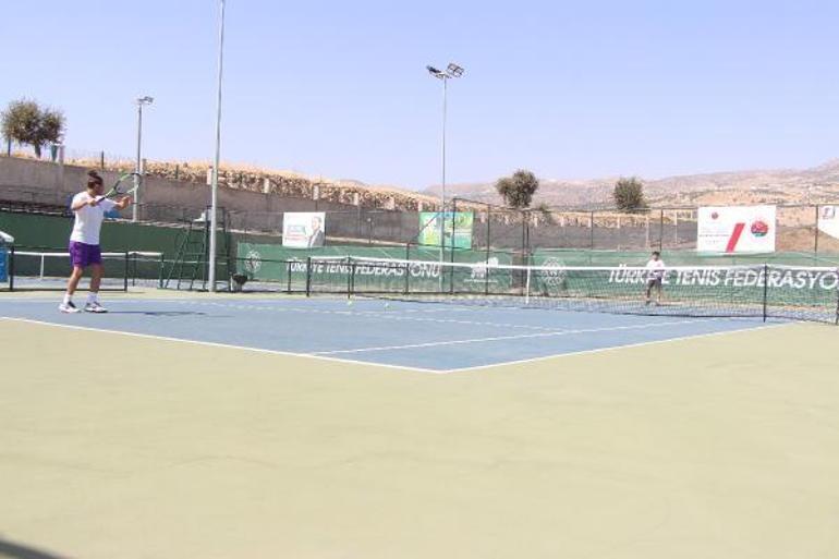 Şırnak’ta ‘Doğu ve Güneydoğu Anadolu Tenis Takım Şampiyonası’ başladı