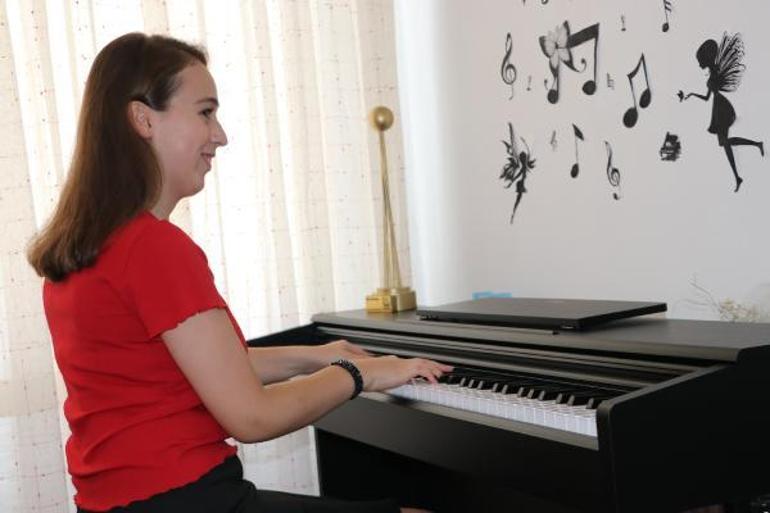 Görme engelli liseli Şevvalden 30 Ağustosa özel beste