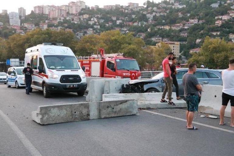 Zonguldakta otomobil beton bariyere çarptı: 3 yaralı