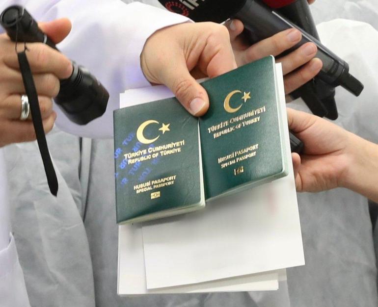 Bakan Soylu, yerli ve milli pasaportu tanıttı