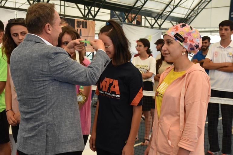 Şırnak’ta ‘Doğu ve Güneydoğu Anadolu Tenis Takım Şampiyonası’ sona erdi