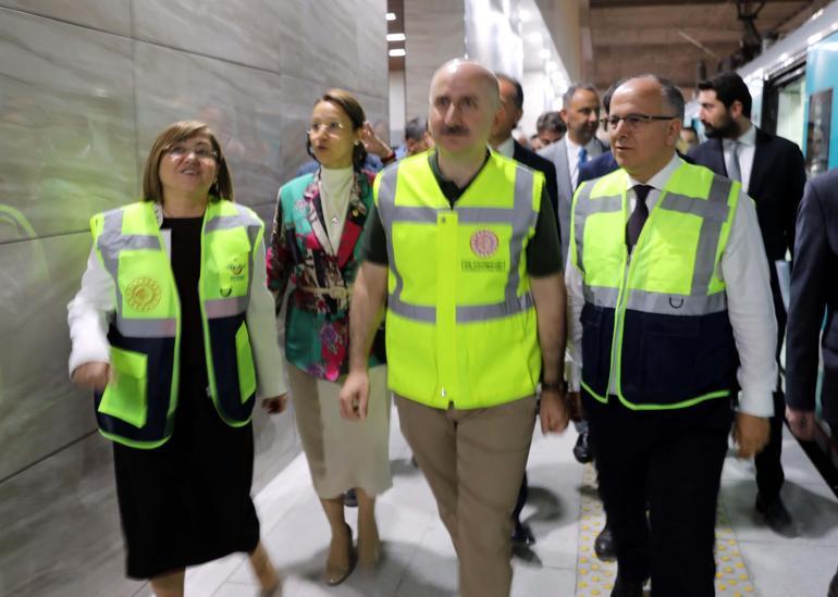 Bakan Karaismailoğlu: Taş üstüne taş koymaktan aciz olanlar, projelerimizi eleştiriyor