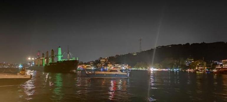 Bebekte kargo gemisi karaya oturdu