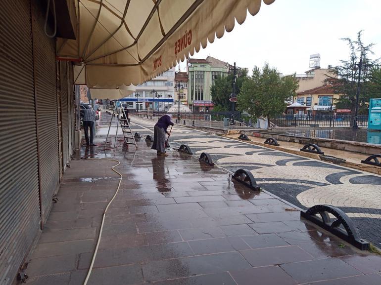 Kastamonuda etkili olan sağanakta 400 ev iş yerinde su tahliyesi tamamlandı