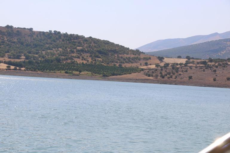 Eşini, Fırat Nehri kenarına götürüp tabancayla öldürdü