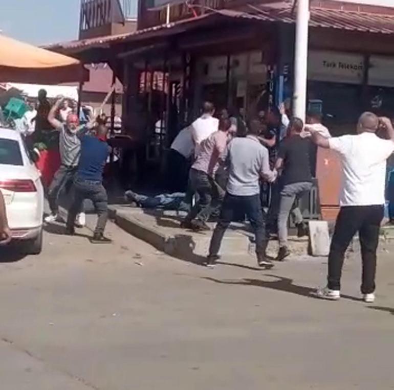 8 kişinin yaralandığı kuzenlerin minibüs kavgası kamerada