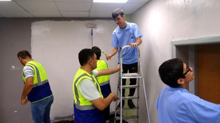 Bağcılar’daki lise öğrencileri Avcılar’daki 4 ilkokulu boyadı