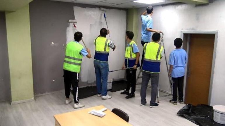 Bağcılar’daki lise öğrencileri Avcılar’daki 4 ilkokulu boyadı