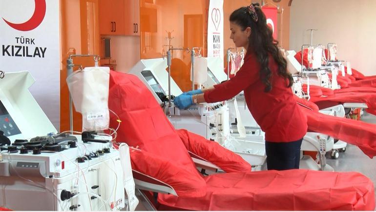 Kızılay ve Kanser Savaşçıları Derneğinden kan bağışı kampanyası