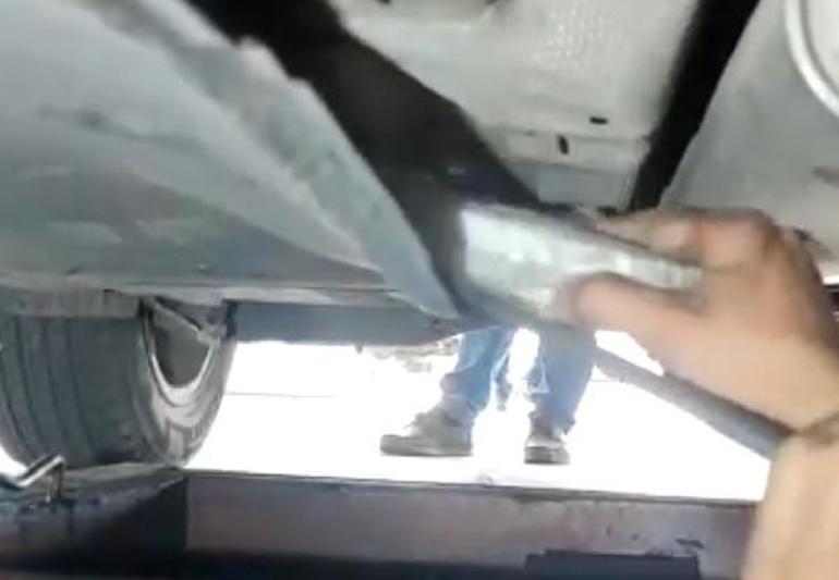 Tunceli’de otomobilin gizli bölmelerinde 600 bin TL değerinde kaçak telefon ele geçirildi