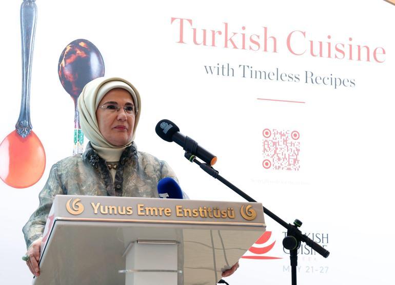 Emine Erdoğan, Asırlık Tariflerle Türk Mutfağı kitabının tanıtım etkinliğinde konuştu