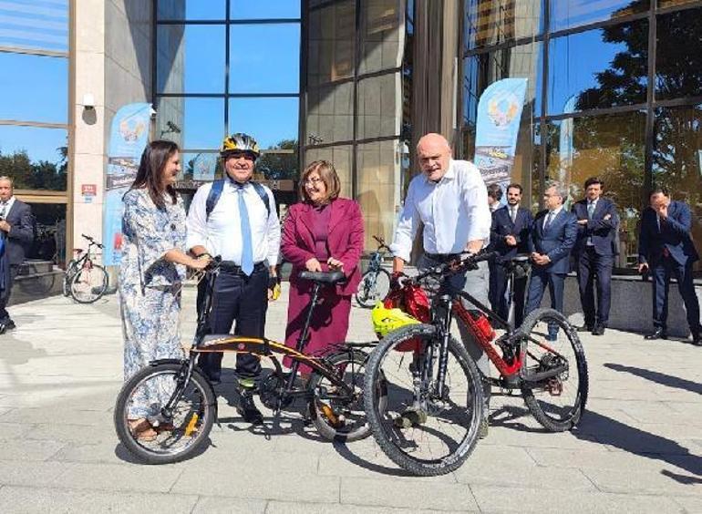 Bakan Yardımcısı Kaymakcı, Avrupa Hareketlilik Haftası açılışına bisikletiyle gitti