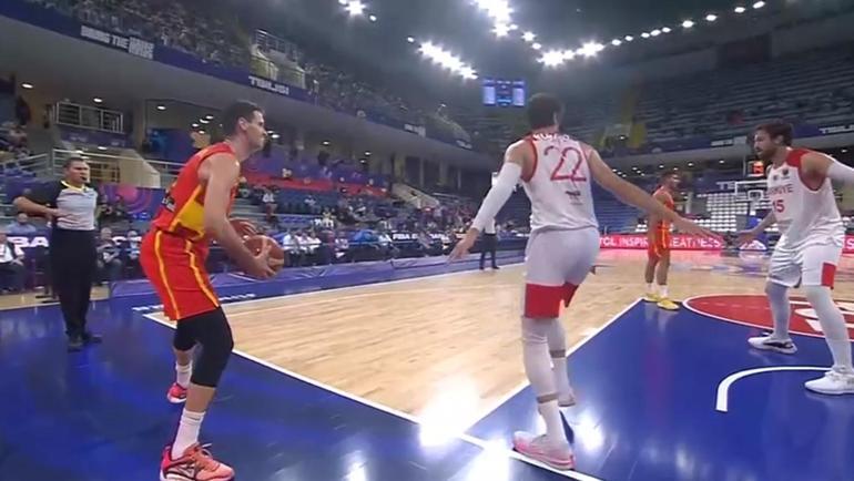 Ergin Atamandan FIBAya tepki: Hata değil, art niyet görüyorum