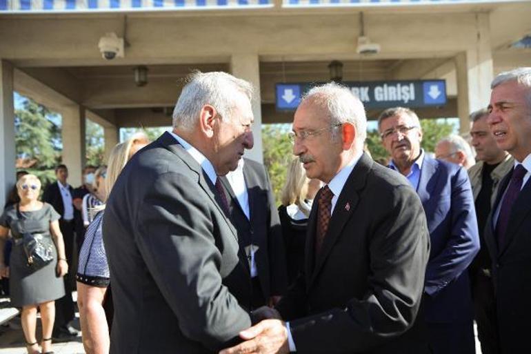 Kılıçdaroğlu, Hakkı Süha Okayın annesinin cenazesine katıldı