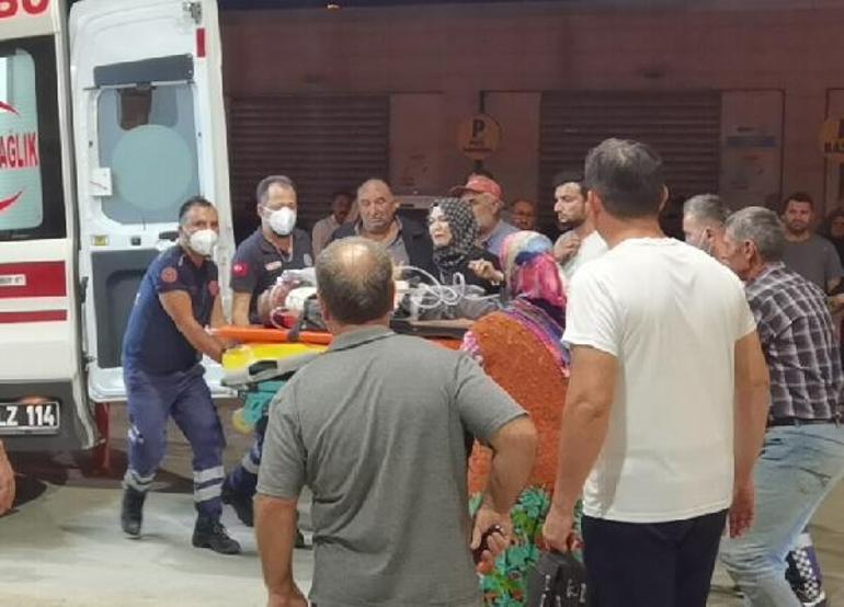 Tarlada devrilen traktörün altında kalan sürücü öldü