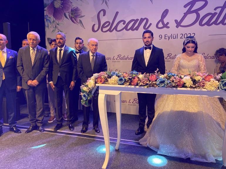 MHP Genel Başkanı Devlet Bahçelinin nikah şahidi olduğu düğüne yoğun katılım