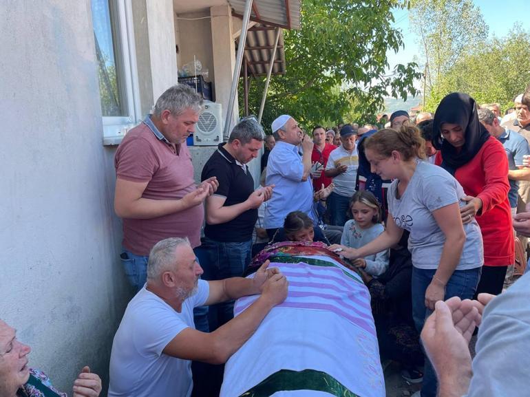 Cezaevinden çıkan eşinin öldürdüğü Arzu, toprağa verildi