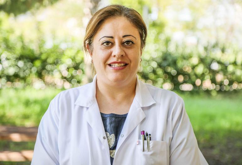 Enerji kaynağı Frenk yemişi dalında çürüyor