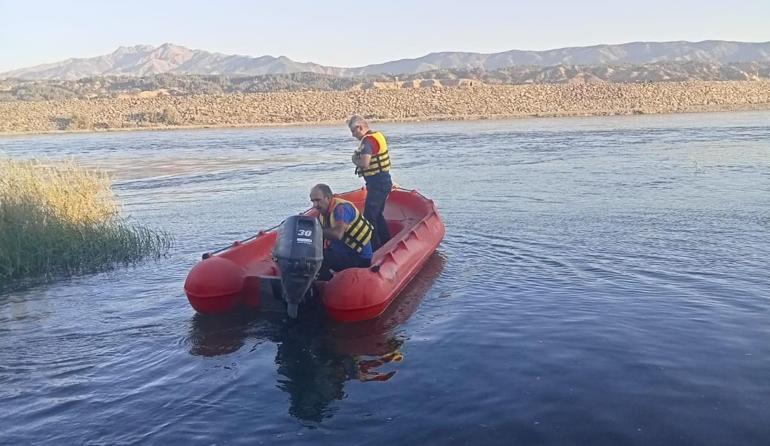 Murat Nehirinde balık tutarken baraj kapakları açılınca mahsur kaldı, AFAD kurtardı