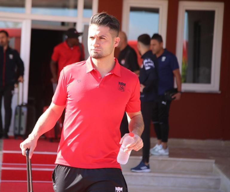 Sivasspor, CFR Cluj maçı için Romanyaya gitti