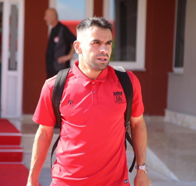 Sivasspor, CFR Cluj maçı için Romanyaya gitti