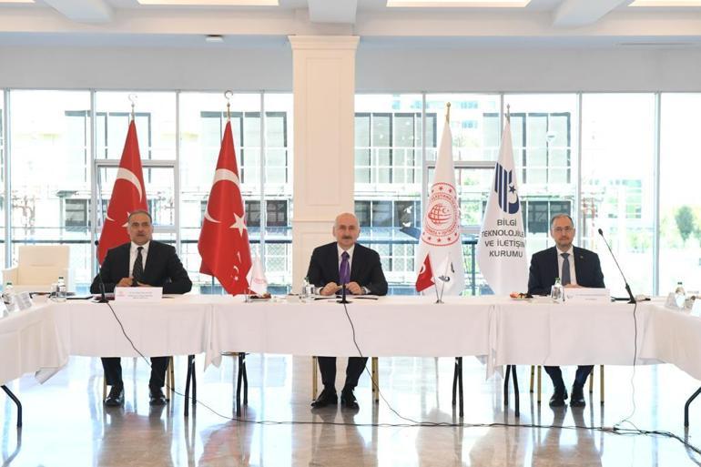 Bakan Karaismailoğlu, haberleşme sektörünün temsilcileriyle görüştü