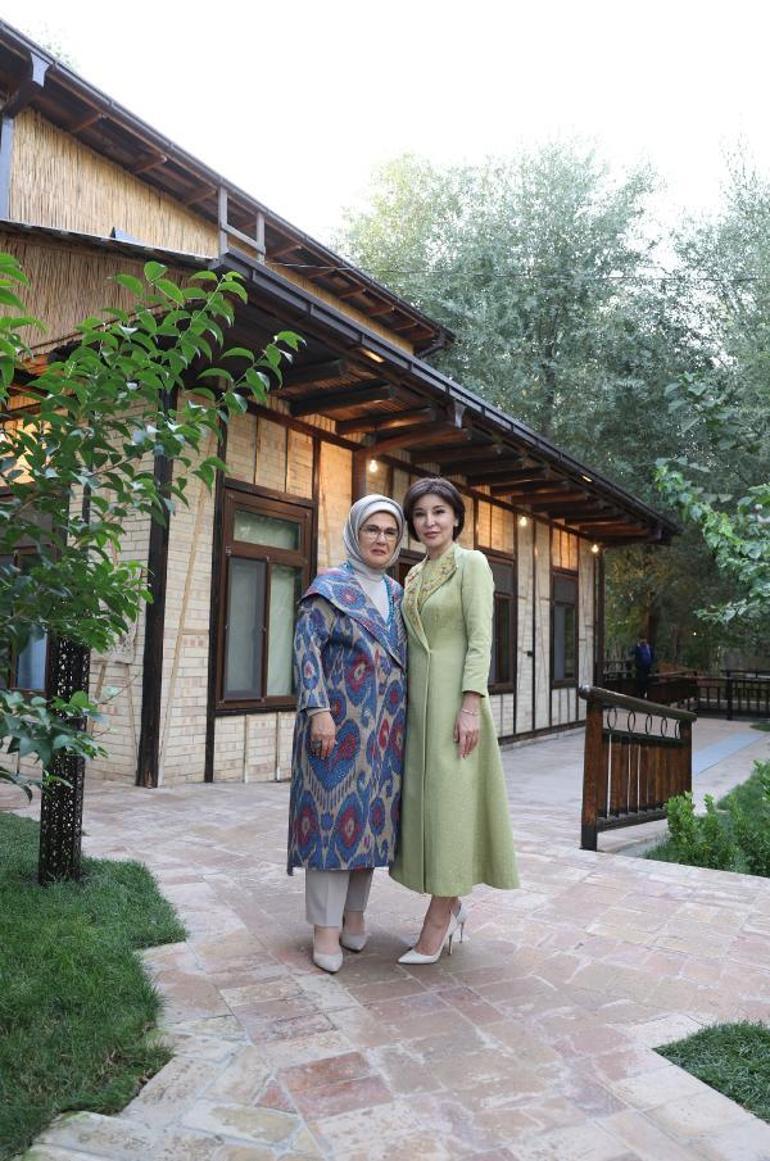 Emine Erdoğan, Ziroat Mirziyoyeva Konigil Kağıt Fabrikası’nı ziyaret etti