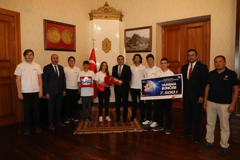 Karslı öğrencinin huş ağacı kabuklarıyla Kutup projesine 2ncilik ödülü