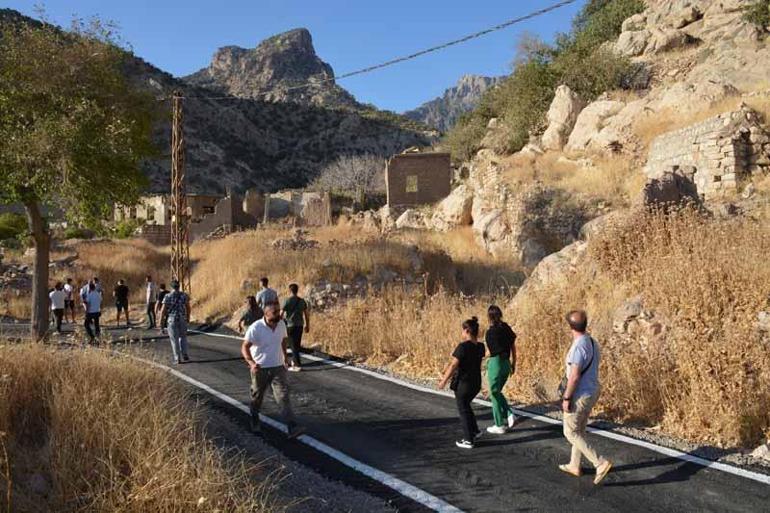 Avrupa’dan gelip, anne ve babalarının göç ettikleri köyleri gezdiler