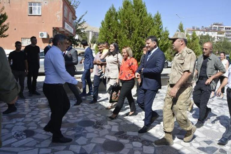 Kaymakam Karaaslan, makam aracını sünnet olan şehit oğluna tahsis etti