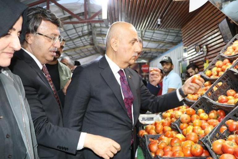 Bakan Kirişci, Pakistana giden yardım trenini uğurladı