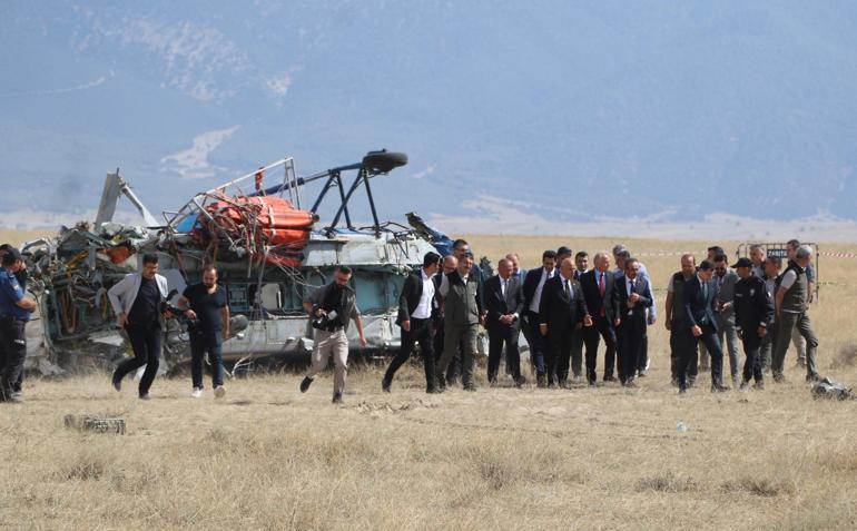 Denizlide düşen helikopterde kaza kırım incelemesi sürdürülüyor