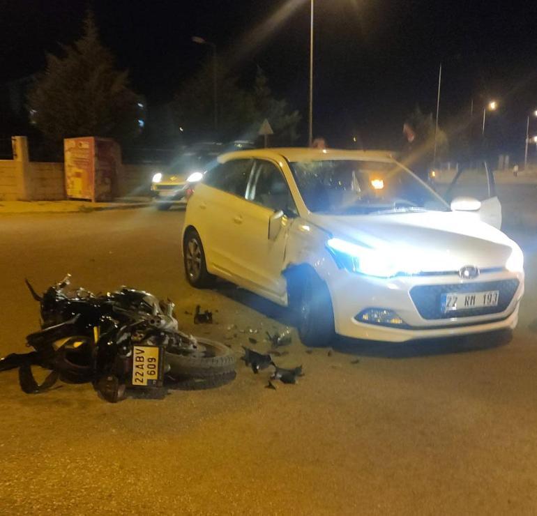 Kaskı sayesinde hayatta kalan motosiklet sürücüsüne yeni kask hediye edildi