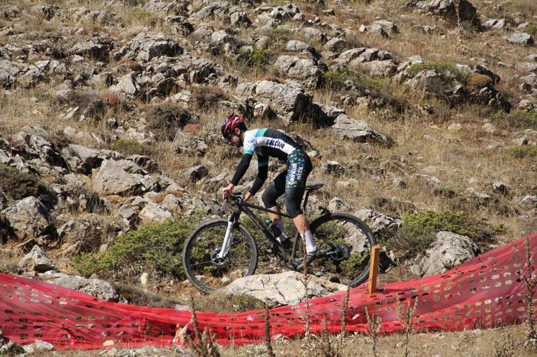 Dağ bisikleti sporcuları Dumanlı MTB Cup XCO’da mücadele etti