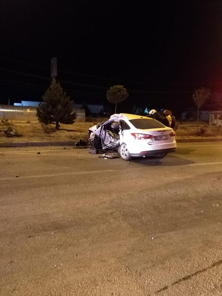 Konyada iki otomobil çarpıştı: 1 ölü, 2 yaralı