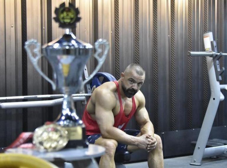 Hiperaktif olduğu için başladığı spor hayatında Türkiyeyi temsil edecek
