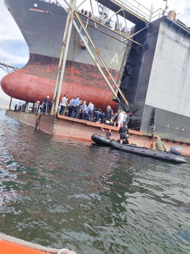 Donanma Komutanlığında bakıma alınan gemiden denize düşen 4 askerden 1i şehit oldu