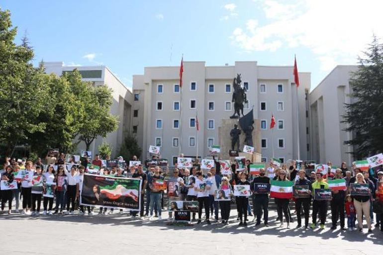 İranlı sığınmacılar Nevşehirde, ülkelerindeki olayları protesto etti