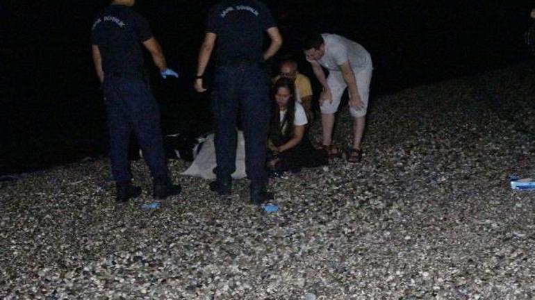 Denizde boğuldu, ablası cesedinin başında uzun süre gözyaşı döktü