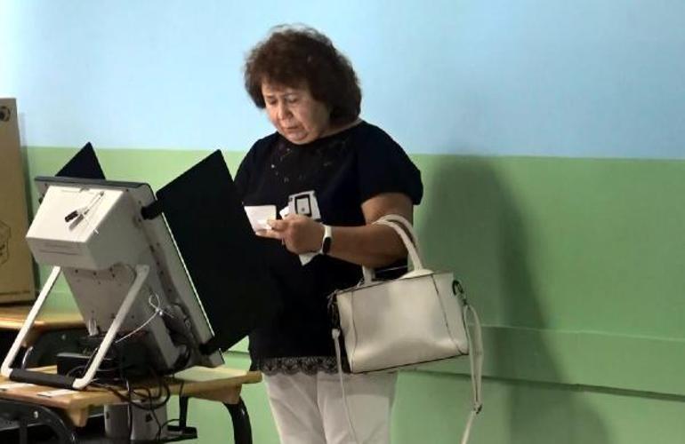 Bulgaristandaki erken genel seçim için oy verme işlemi başladı