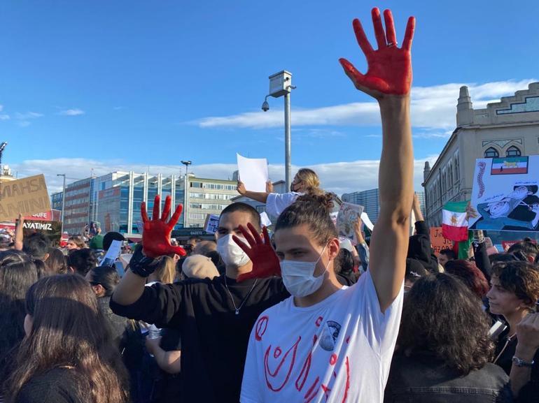 Kadıköyde Mahsa Amini eylemi