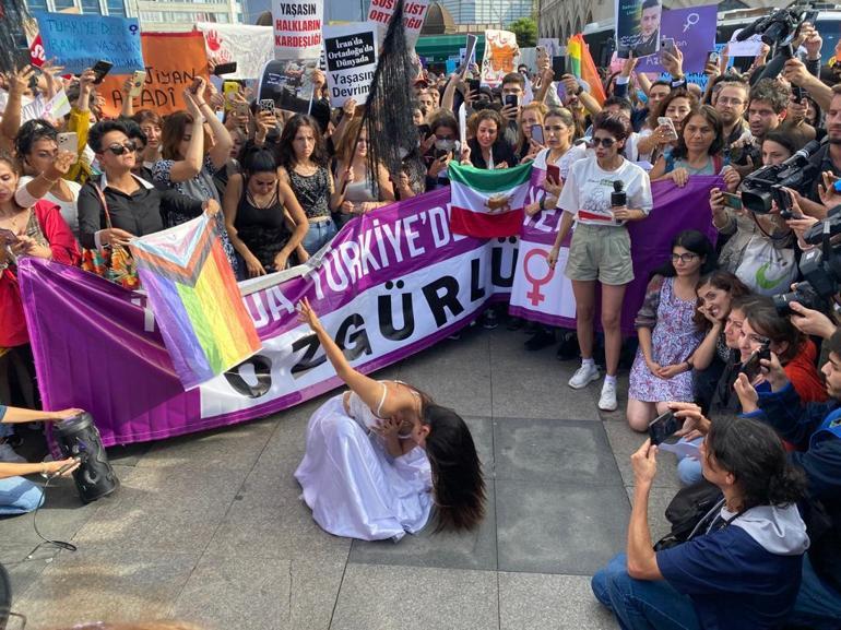 Kadıköyde Mahsa Amini eylemi