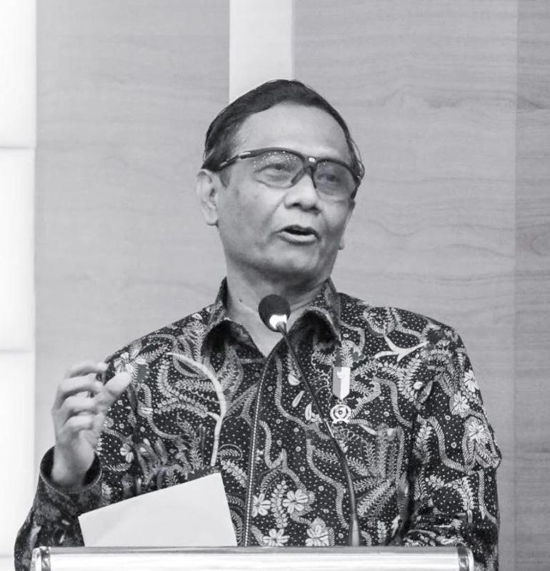 Endonezyadaki stadyum felaketi sonrası FIFA merkezinde bayraklar yarıya indirildi