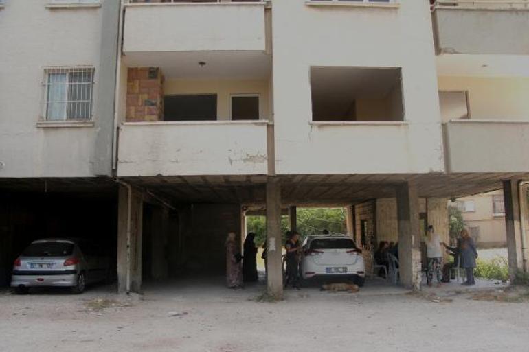 Arsa sahibi ve müteahhit anlaşmazlığı apartman yıktırıyor